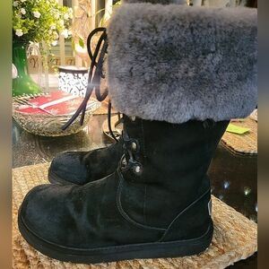 UGG Womans Boots